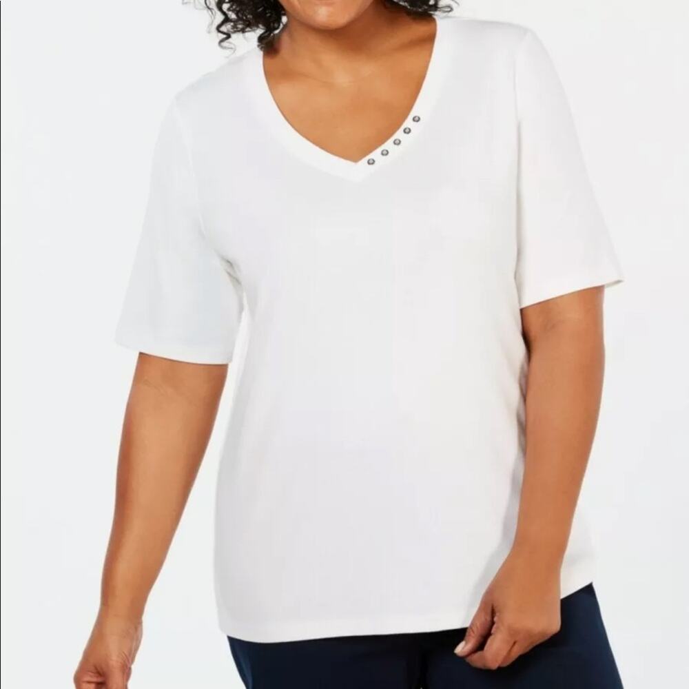 Karen Scott NEW Plus Size White V Neck Size 1X casual plain shirt top blouse